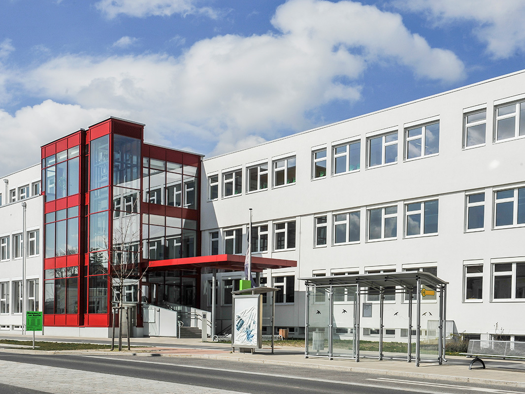 Kunststofffenster NMS1 und Polytechnische Schule Bruck/Leitha