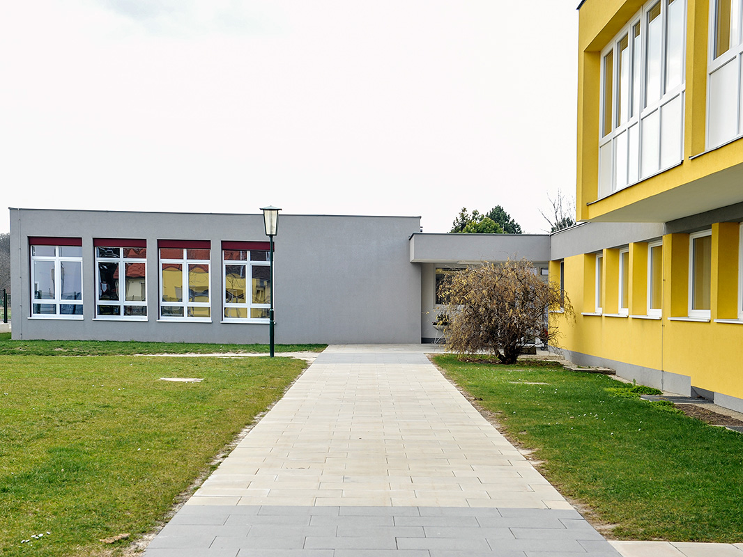 Kunststofffenster Kindergarten Höfleinerstraße, Volkshochschule Bruck/Leitha 